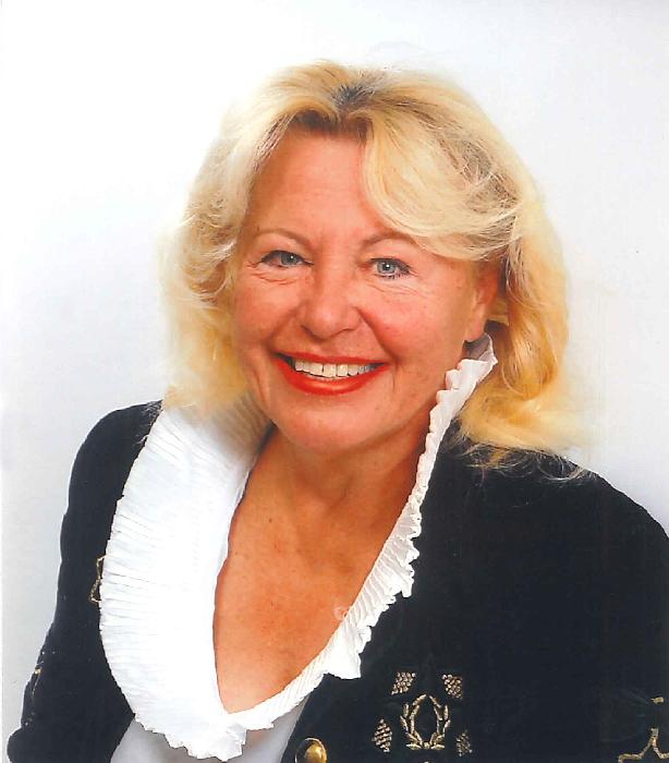 Dr. Nora Maier